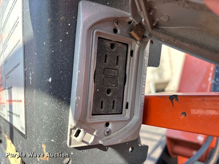 image for item FB2976 2007 JLG 600SJ boom lift