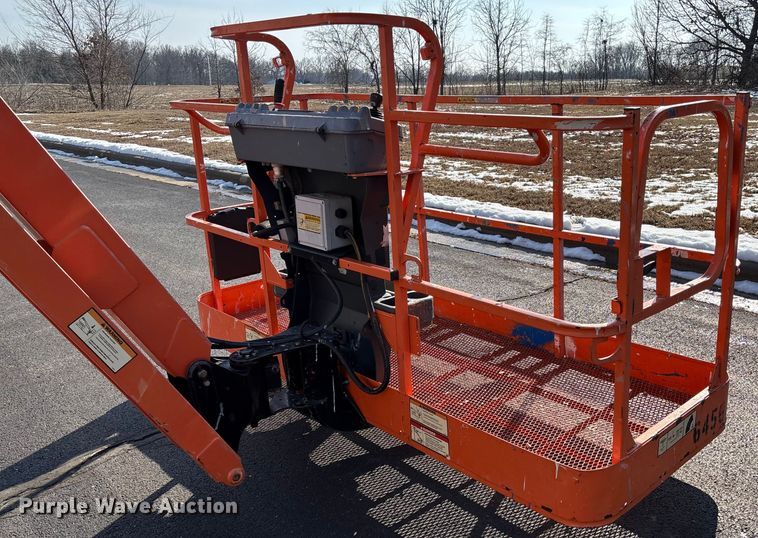 image for item FB2976 2007 JLG 600SJ boom lift