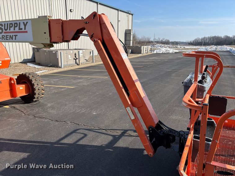 image for item FB2976 2007 JLG 600SJ boom lift
