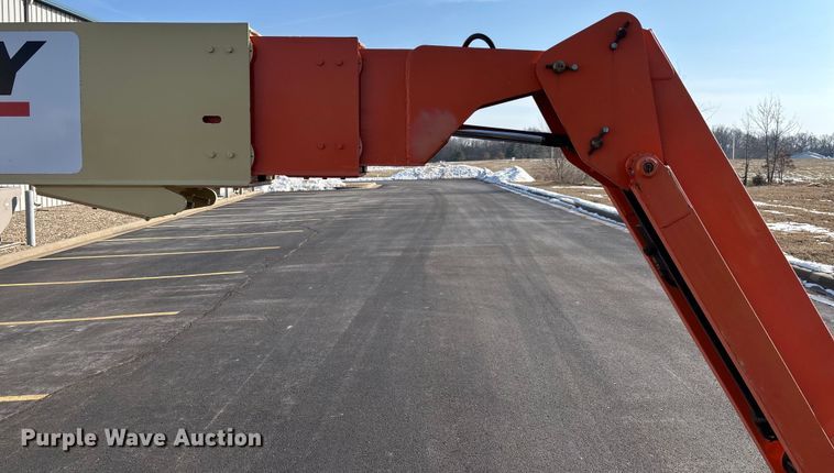 image for item FB2976 2007 JLG 600SJ boom lift