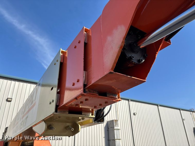 image for item FB2976 2007 JLG 600SJ boom lift