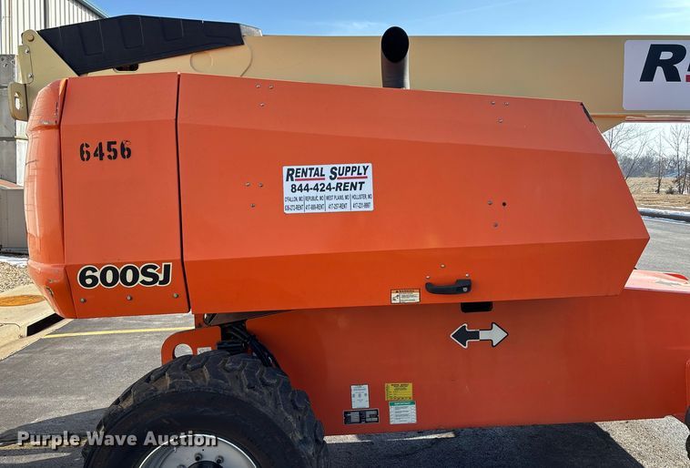 image for item FB2976 2007 JLG 600SJ boom lift