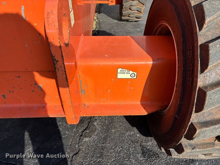 image for item FB2976 2007 JLG 600SJ boom lift