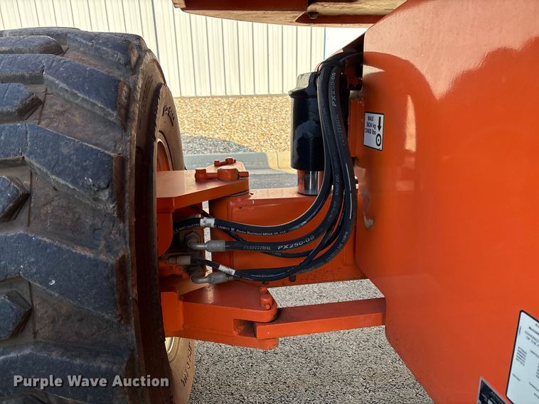image for item FB2976 2007 JLG 600SJ boom lift