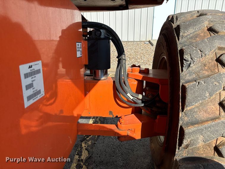 image for item FB2976 2007 JLG 600SJ boom lift