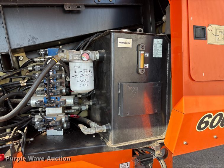 image for item FB2976 2007 JLG 600SJ boom lift