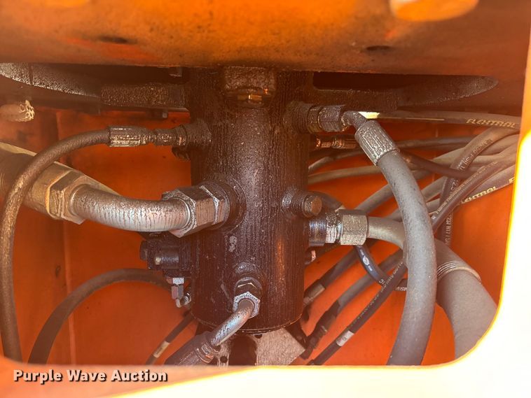 image for item FB2976 2007 JLG 600SJ boom lift