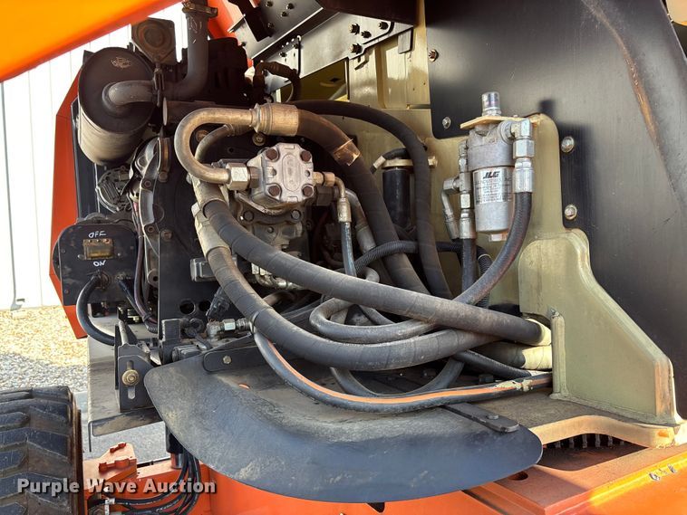 image for item FB2976 2007 JLG 600SJ boom lift