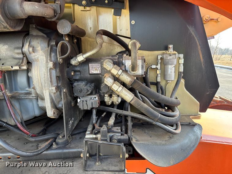 image for item FB2976 2007 JLG 600SJ boom lift