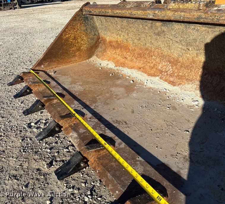 image for item FB2991 2012 Case TV380 tracked skid steer loader