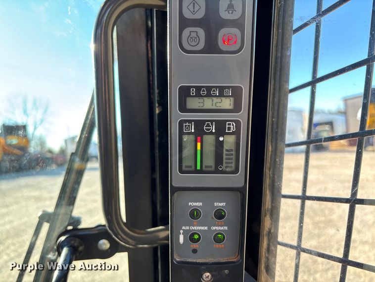 image for item FB2991 2012 Case TV380 tracked skid steer loader