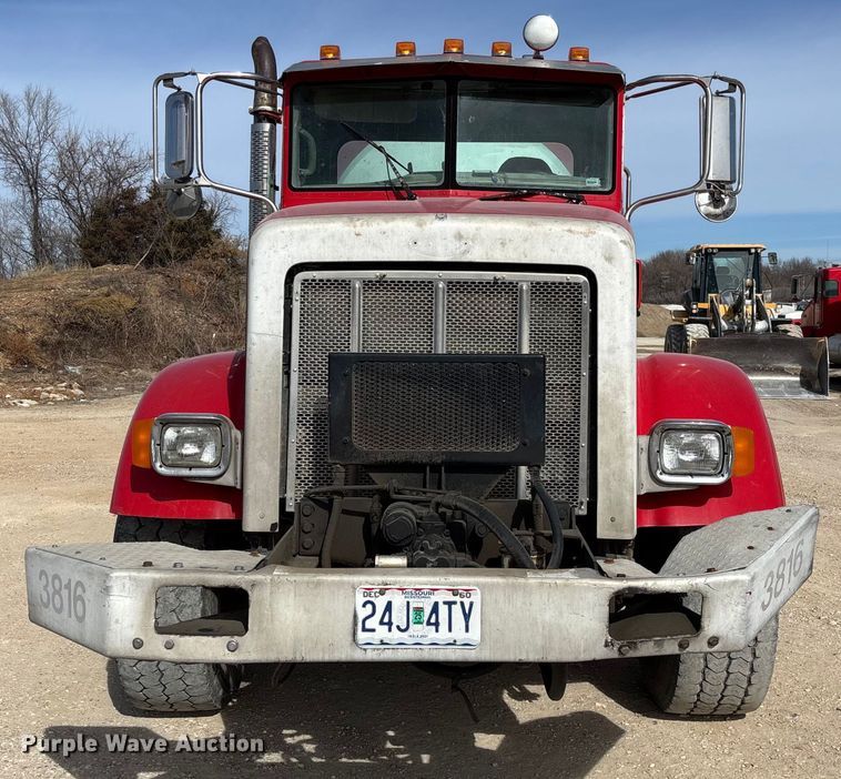 image for item FB3012 2008 Peterbilt 365 ready mix truck