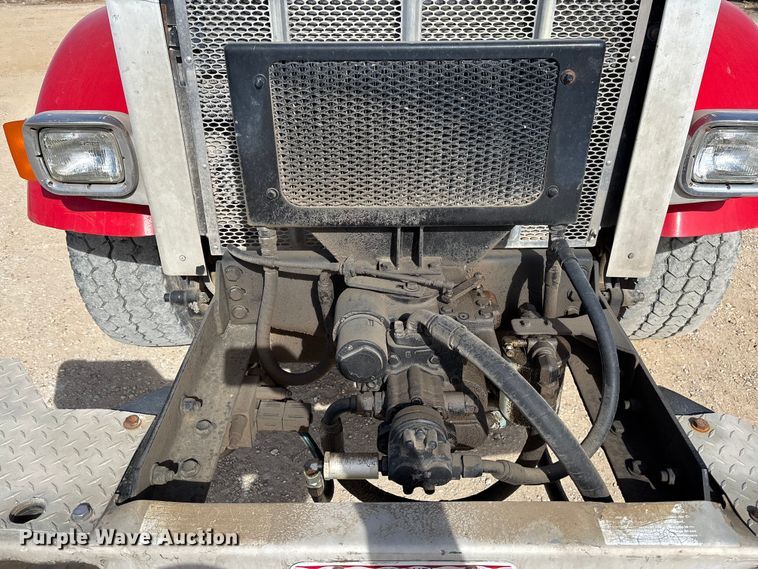 image for item FB3012 2008 Peterbilt 365 ready mix truck