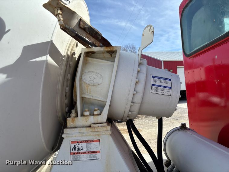 image for item FB3012 2008 Peterbilt 365 ready mix truck