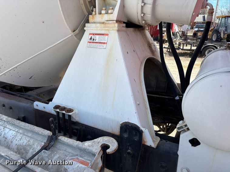 image for item FB3012 2008 Peterbilt 365 ready mix truck