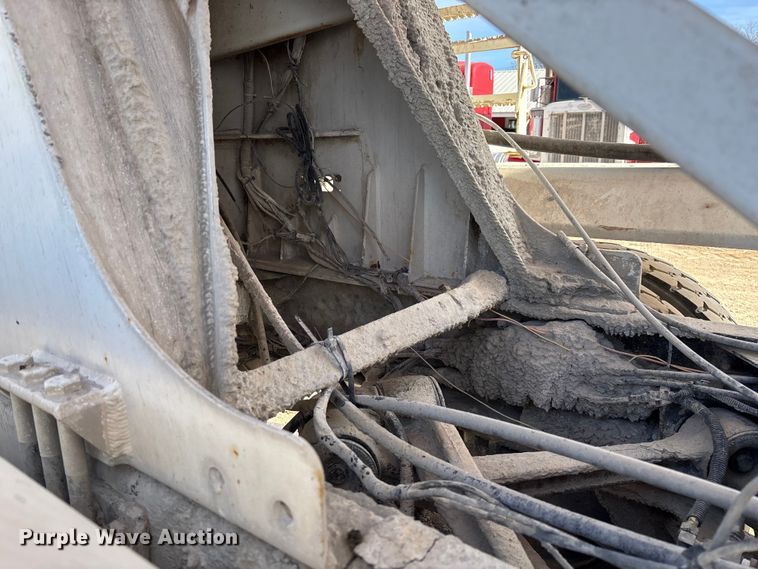 image for item FB3012 2008 Peterbilt 365 ready mix truck