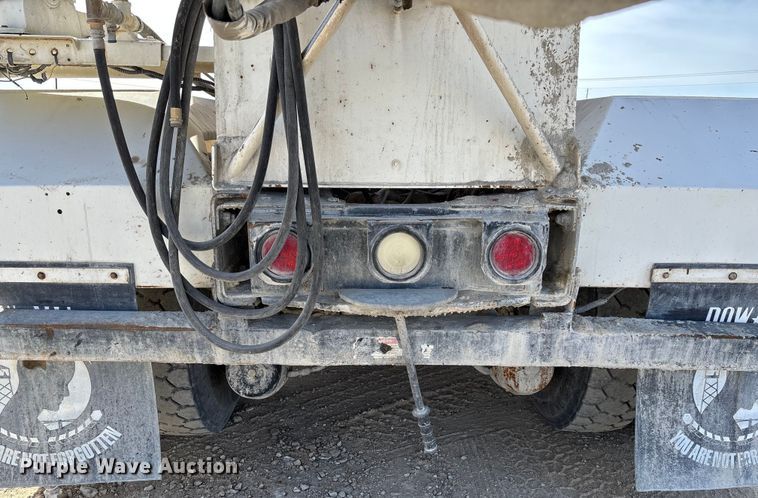 image for item FB3012 2008 Peterbilt 365 ready mix truck