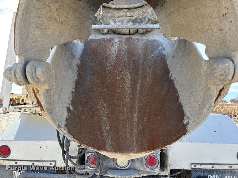 image for item FB3012 2008 Peterbilt 365 ready mix truck