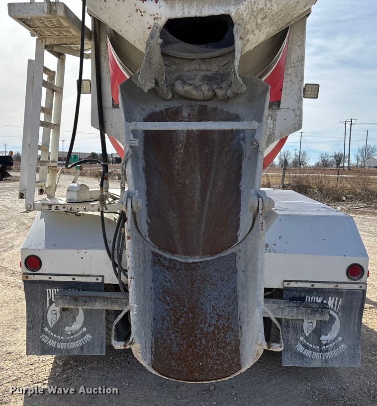 image for item FB3012 2008 Peterbilt 365 ready mix truck