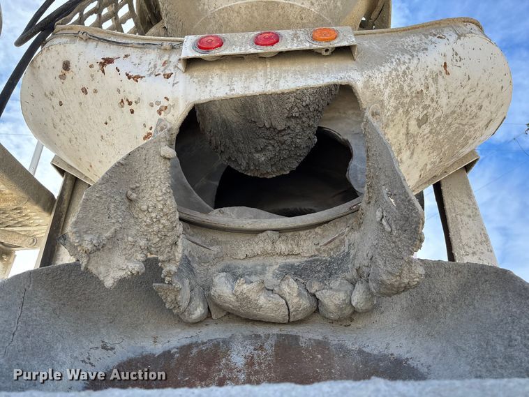 image for item FB3012 2008 Peterbilt 365 ready mix truck