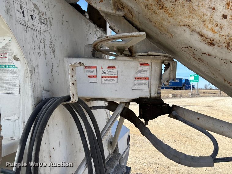 image for item FB3012 2008 Peterbilt 365 ready mix truck