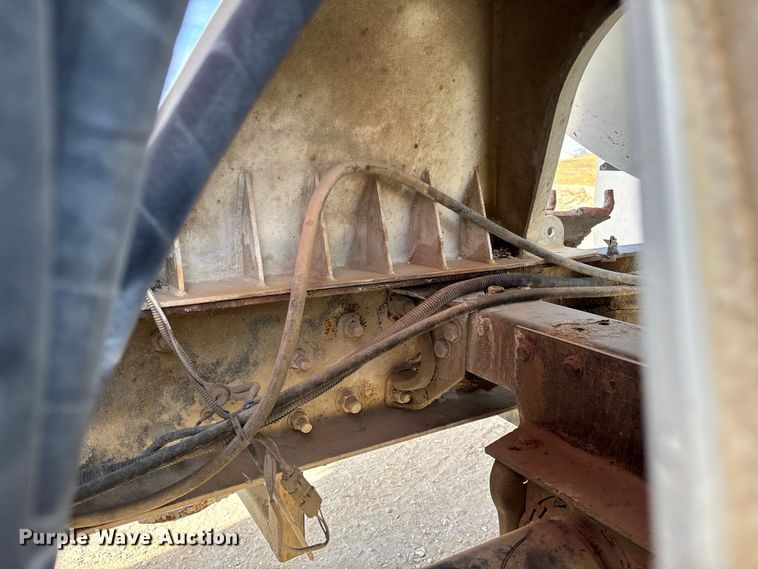 image for item FB3012 2008 Peterbilt 365 ready mix truck