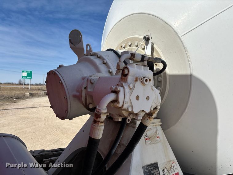 image for item FB3012 2008 Peterbilt 365 ready mix truck