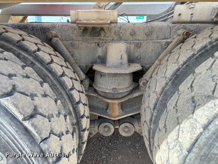 image for item FB3012 2008 Peterbilt 365 ready mix truck