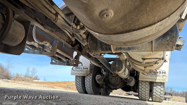 image for item FB3012 2008 Peterbilt 365 ready mix truck