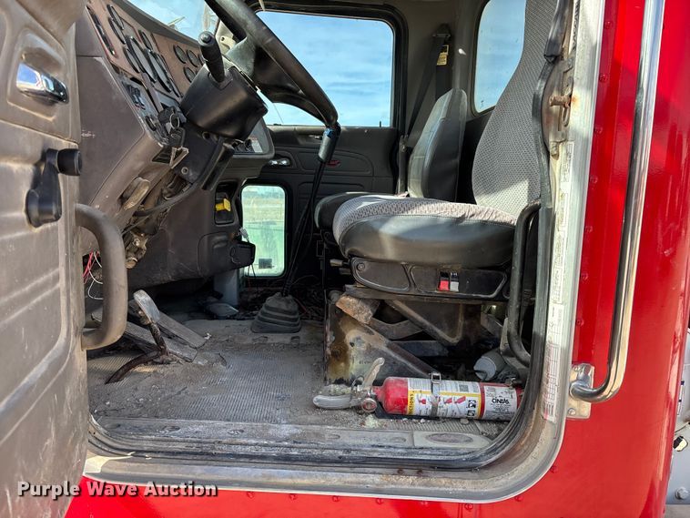 image for item FB3012 2008 Peterbilt 365 ready mix truck