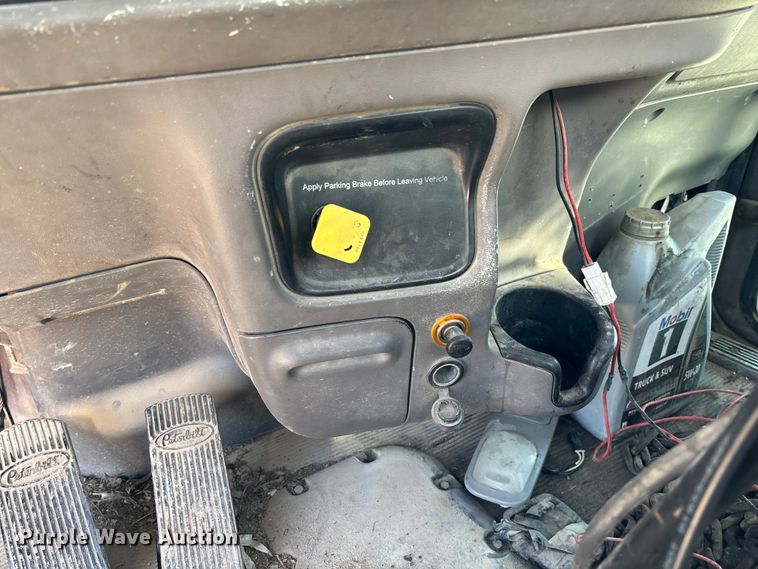 image for item FB3012 2008 Peterbilt 365 ready mix truck