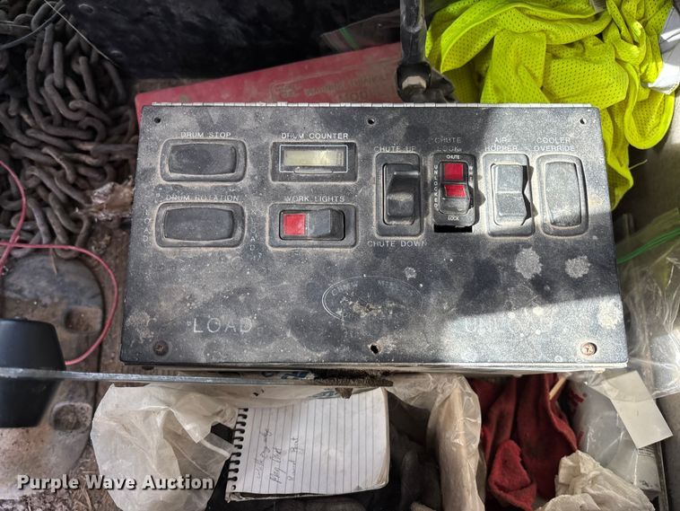 image for item FB3012 2008 Peterbilt 365 ready mix truck