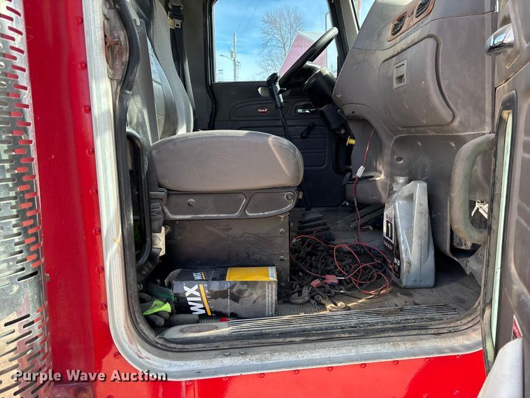 image for item FB3012 2008 Peterbilt 365 ready mix truck