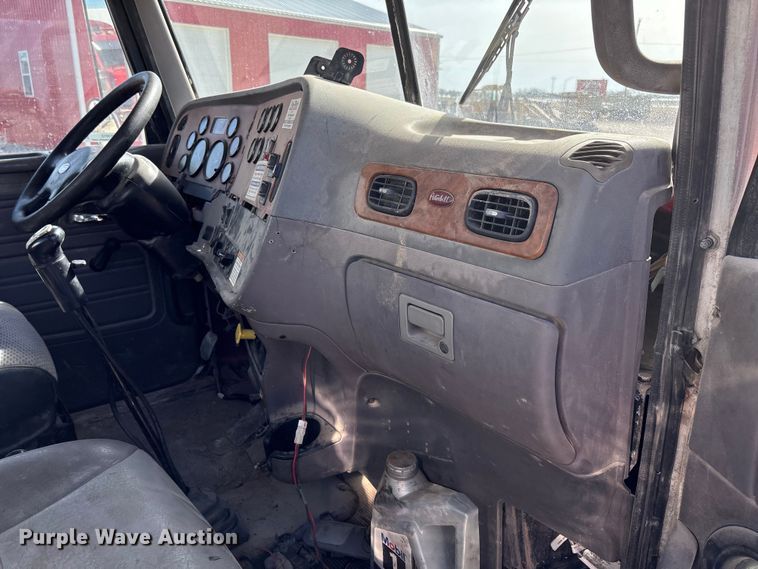 image for item FB3012 2008 Peterbilt 365 ready mix truck