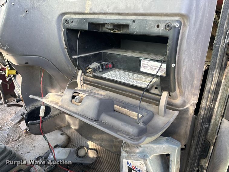 image for item FB3012 2008 Peterbilt 365 ready mix truck