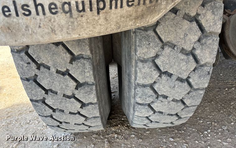 image for item FB3012 2008 Peterbilt 365 ready mix truck