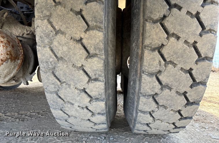 image for item FB3012 2008 Peterbilt 365 ready mix truck