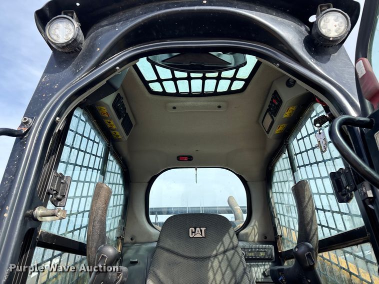 image for item FB3027 2022 Caterpillar 299D3 tracked skid steer loader