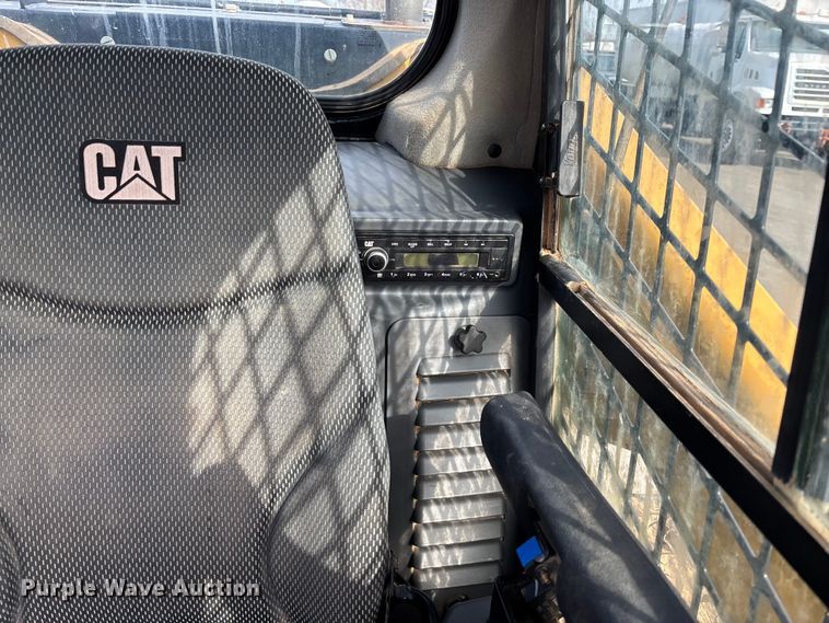 image for item FB3027 2022 Caterpillar 299D3 tracked skid steer loader