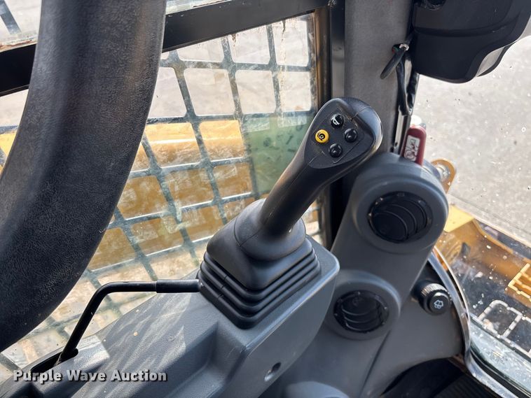 image for item FB3027 2022 Caterpillar 299D3 tracked skid steer loader