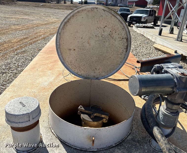 image for item FB3505 Hoover Containment Systems Inc  500 VT fuel tank