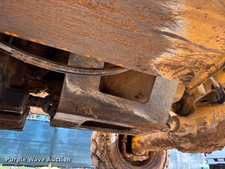 image for item FB5487 2019 John Deere 210L landscape tractor