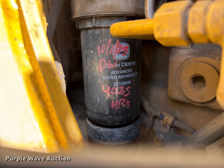 image for item FB5487 2019 John Deere 210L landscape tractor