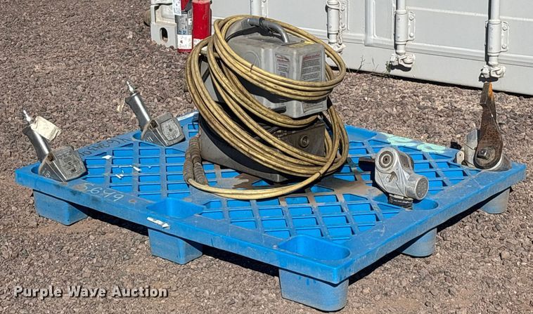 image for item FB5493 Hytorc electric hydraulic pump