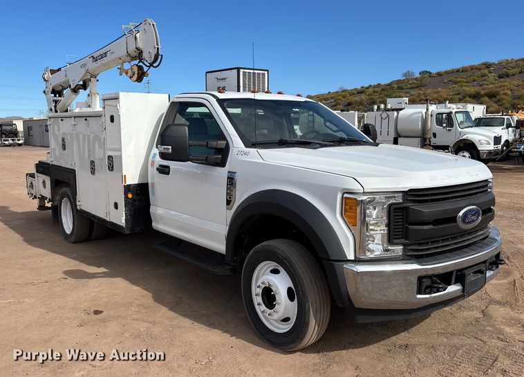 image for item FB5496 2017 Ford F550 utility / service truck
