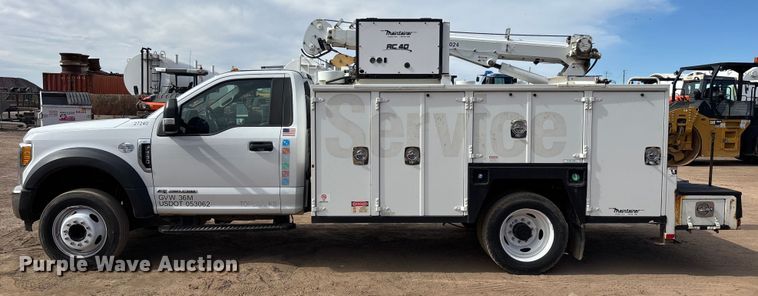 image for item FB5496 2017 Ford F550 utility / service truck