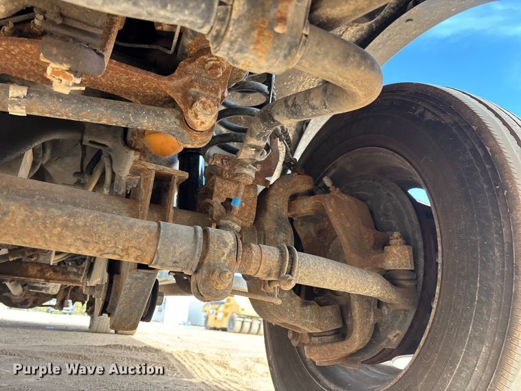 image for item FB5496 2017 Ford F550 utility / service truck