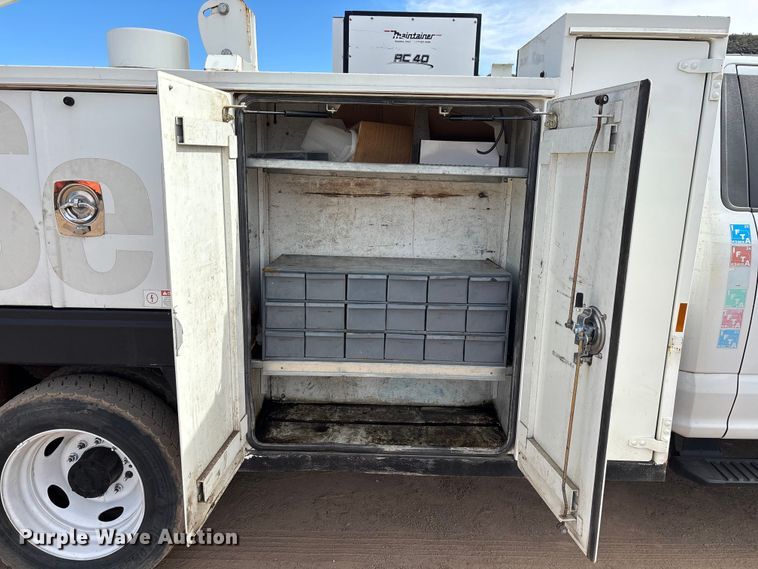 image for item FB5496 2017 Ford F550 utility / service truck