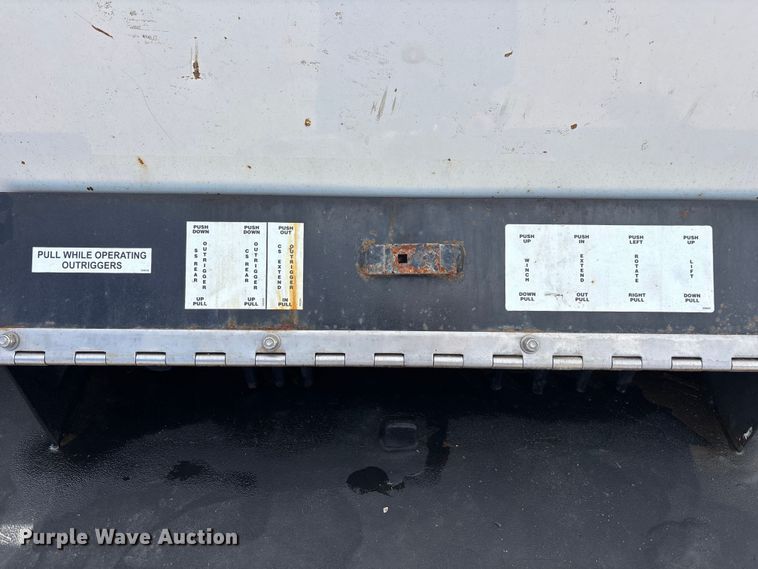 image for item FB5496 2017 Ford F550 utility / service truck