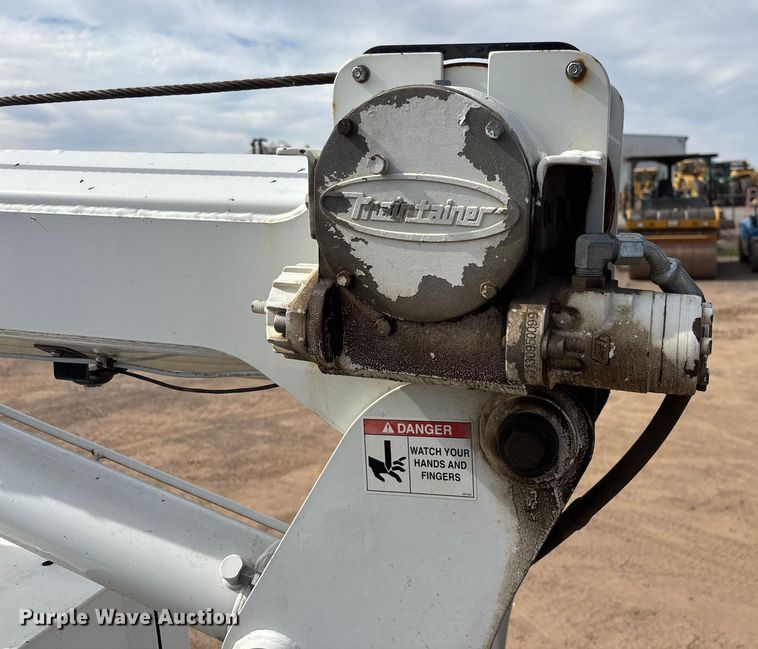 image for item FB5496 2017 Ford F550 utility / service truck